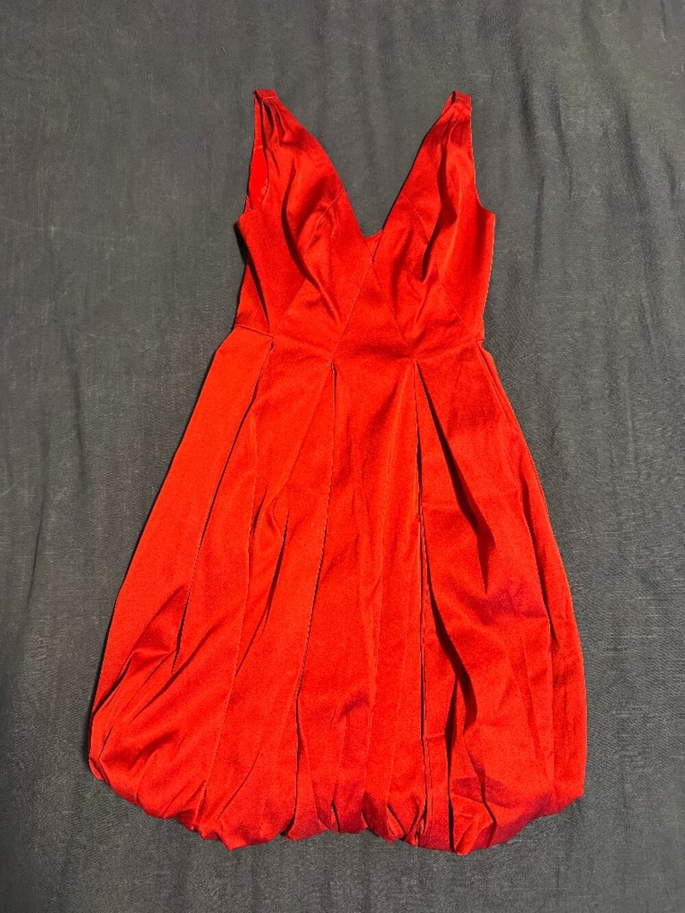 Maggy London Vibrant Red Satin Bubble Hem Pleated V-Neck Cocktail Dress Size 2
